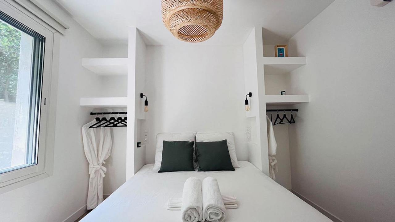 Villa Holistika : Bed And Breakfast / Pool / Air Conditioning/ Mont Faron ツーロン エクステリア 写真