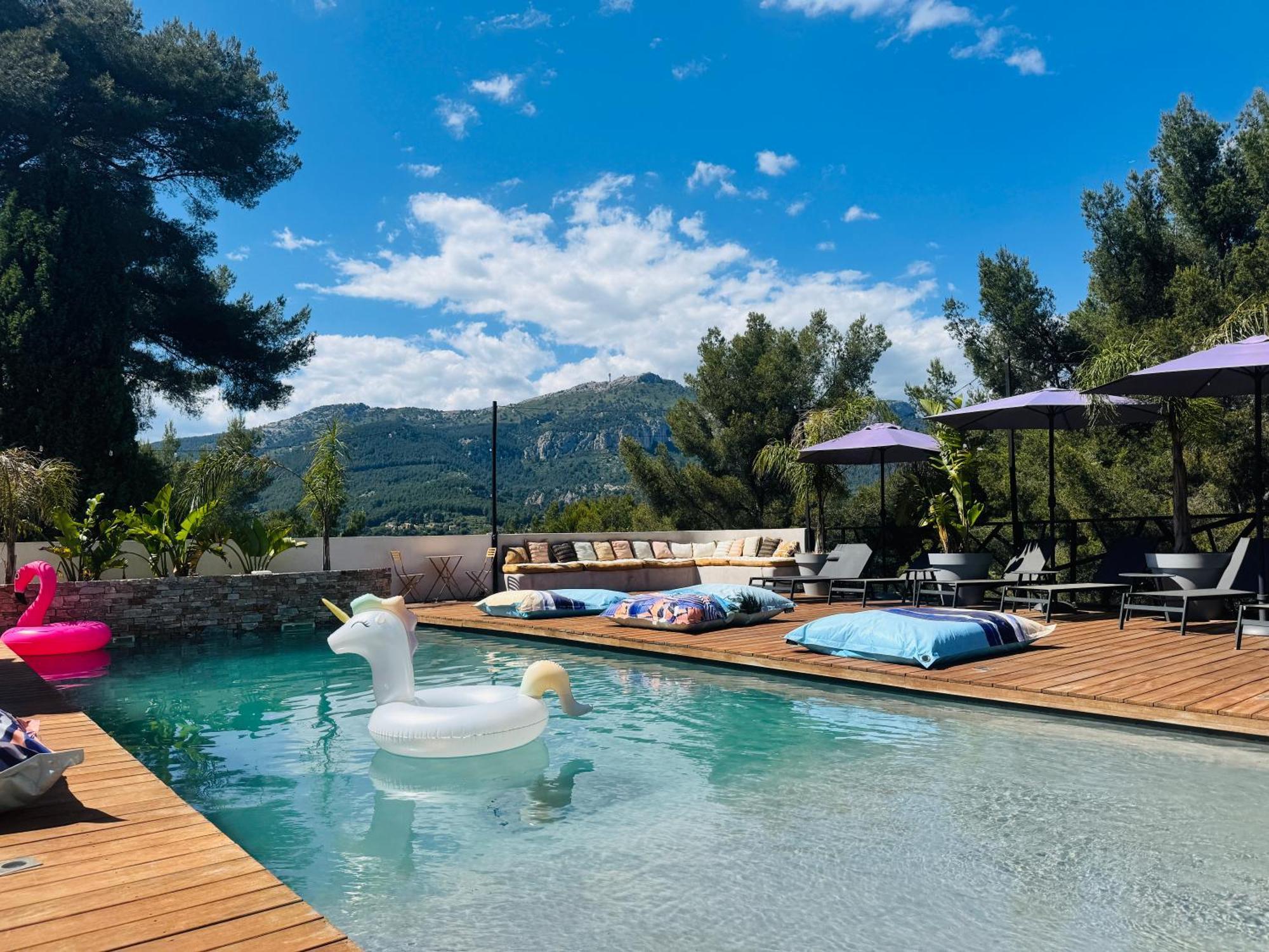 Villa Holistika : Bed And Breakfast / Pool / Air Conditioning/ Mont Faron ツーロン エクステリア 写真